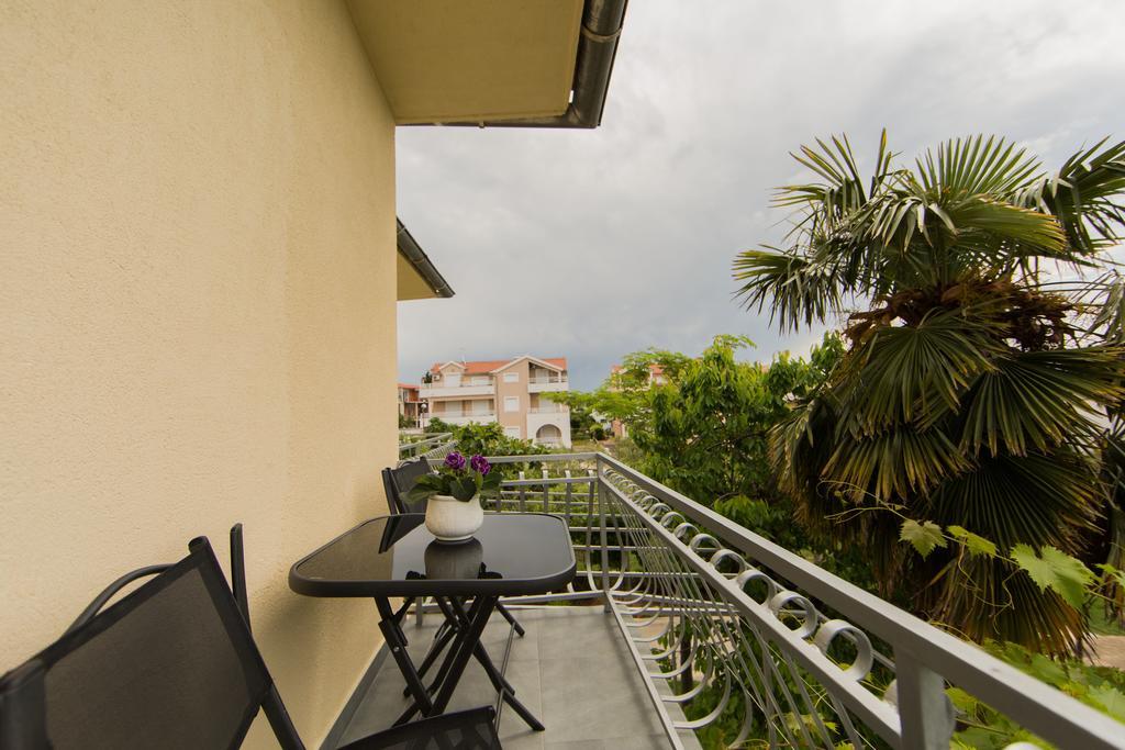 Apartment Udovicic Vodice Quarto foto